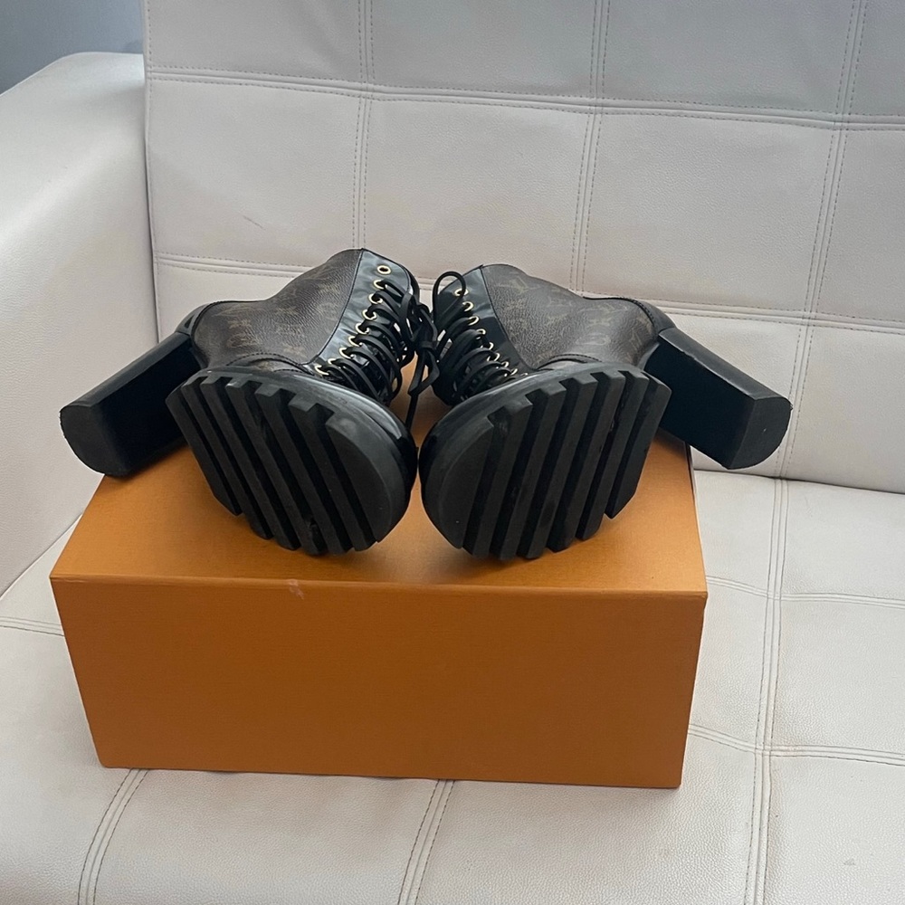 Authentic Louis Vuitton STAR TRAIL BOOTS - Picture 5 of 5